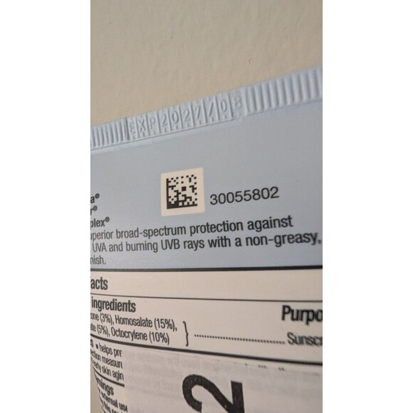 NEW Neutrogena Ultra Sheer Sunscreen SPF 70 Dry-Touch 3oz Tube Exp 2027 - Picture 2 of 2